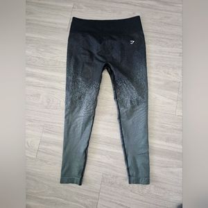Gym shark leggings